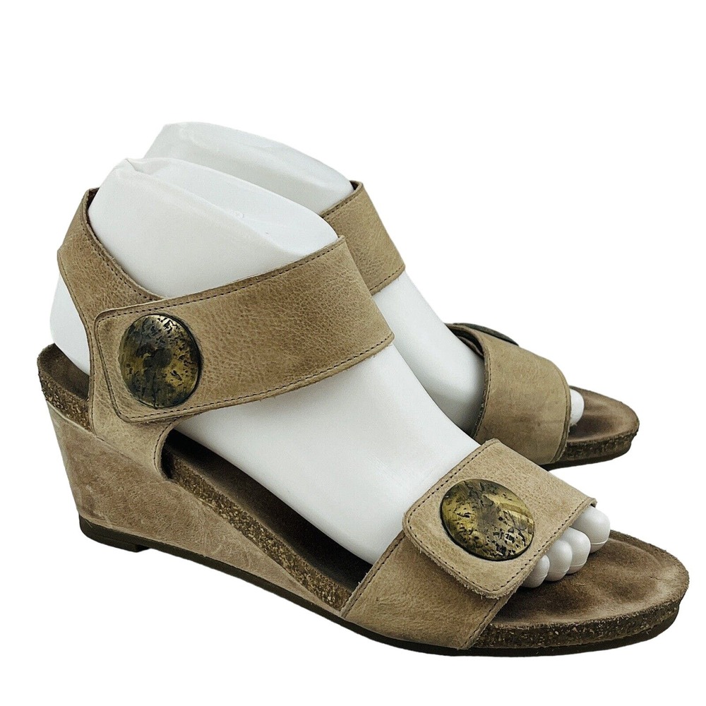 Womens US 8-8.5 Taos Carousel 2 Wedge‎ Sandal Beige Leather Ankle Strap Open Toe